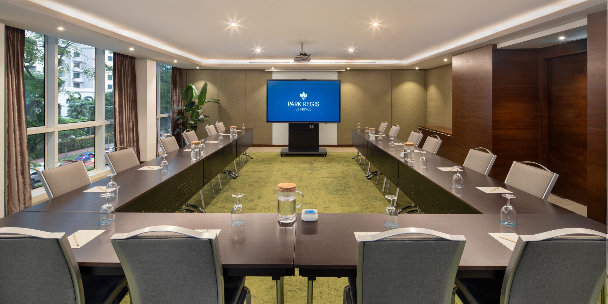 Merchant Room U shape at Park Regis