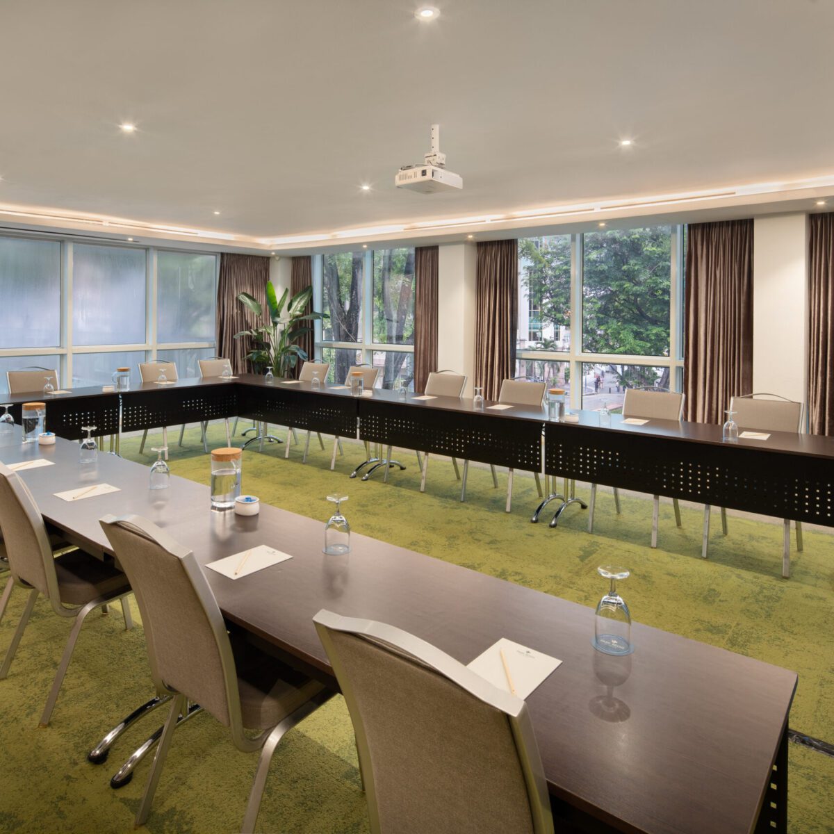 Merchant Room U-Shape Park Regis view from side angle